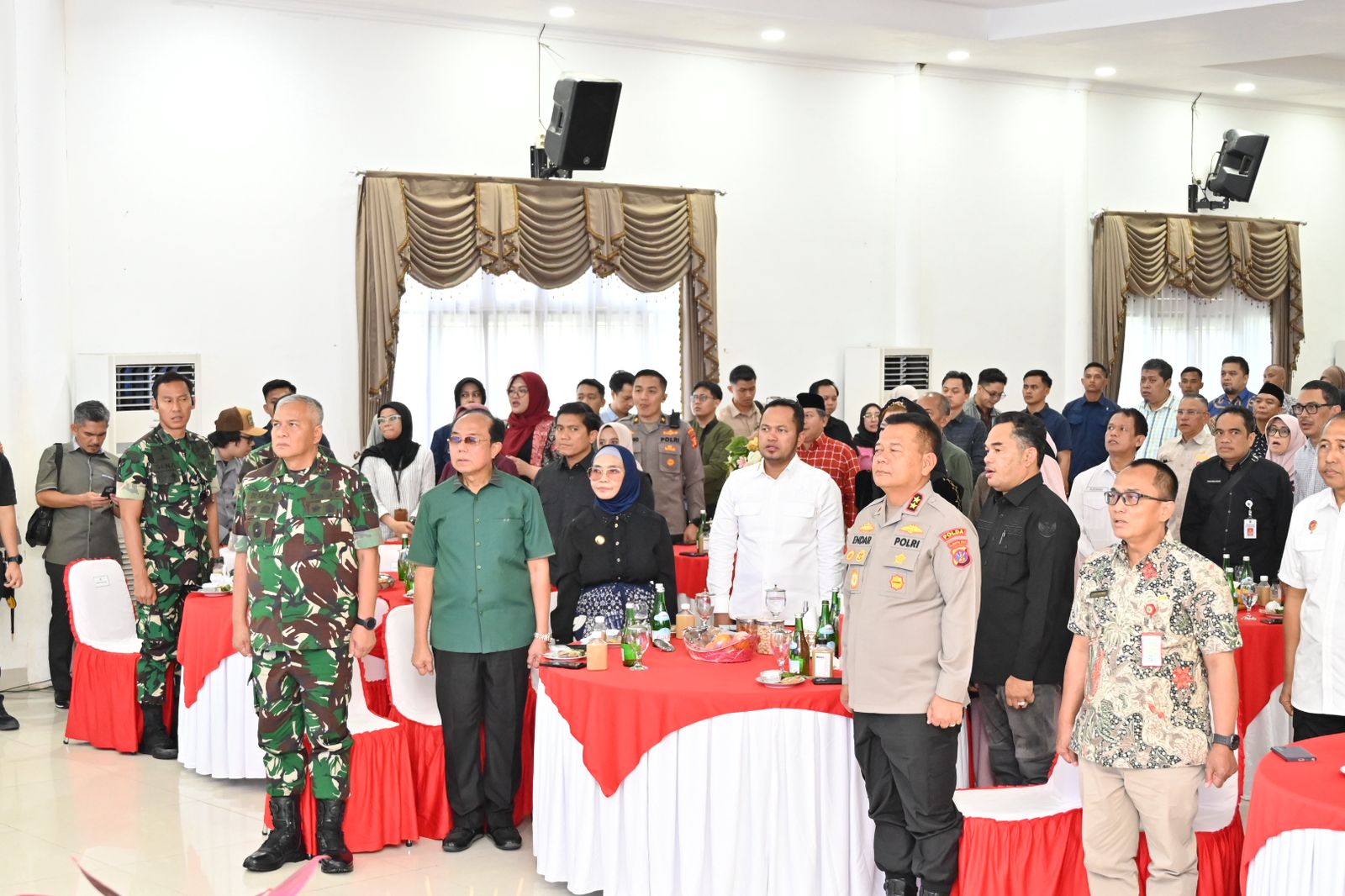 Gubernur Kaltim Rudi Mas'ud Kunjungi Bontang, Serahkan Program Bantuan Gaspol Gratispol