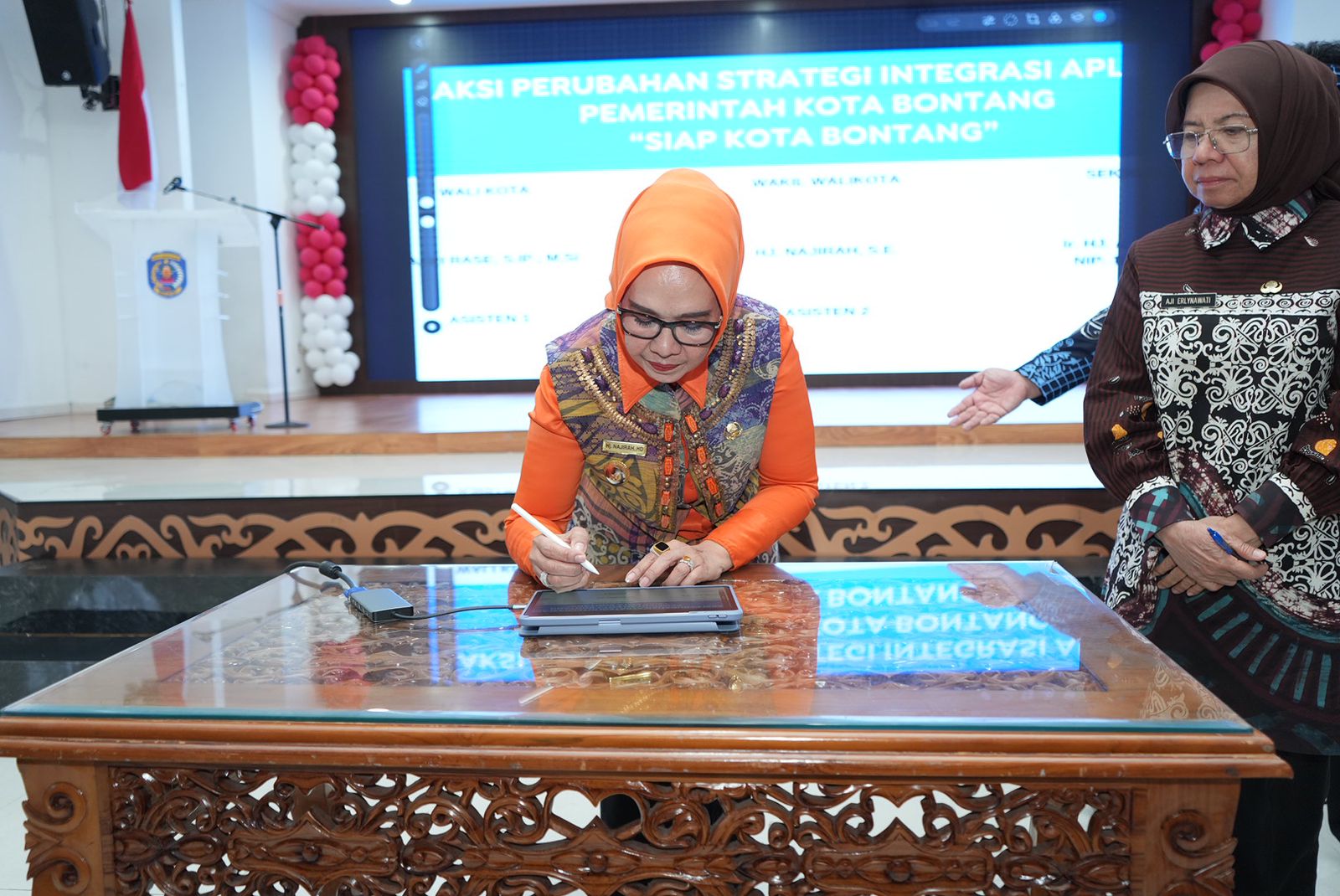 Kominfo Kota Bontang  Sosialisasi SPBE, Wawali Bareng OPD Tandatangani Aksi Perubahan Strategi Integrasi Aplikasi Pemkot