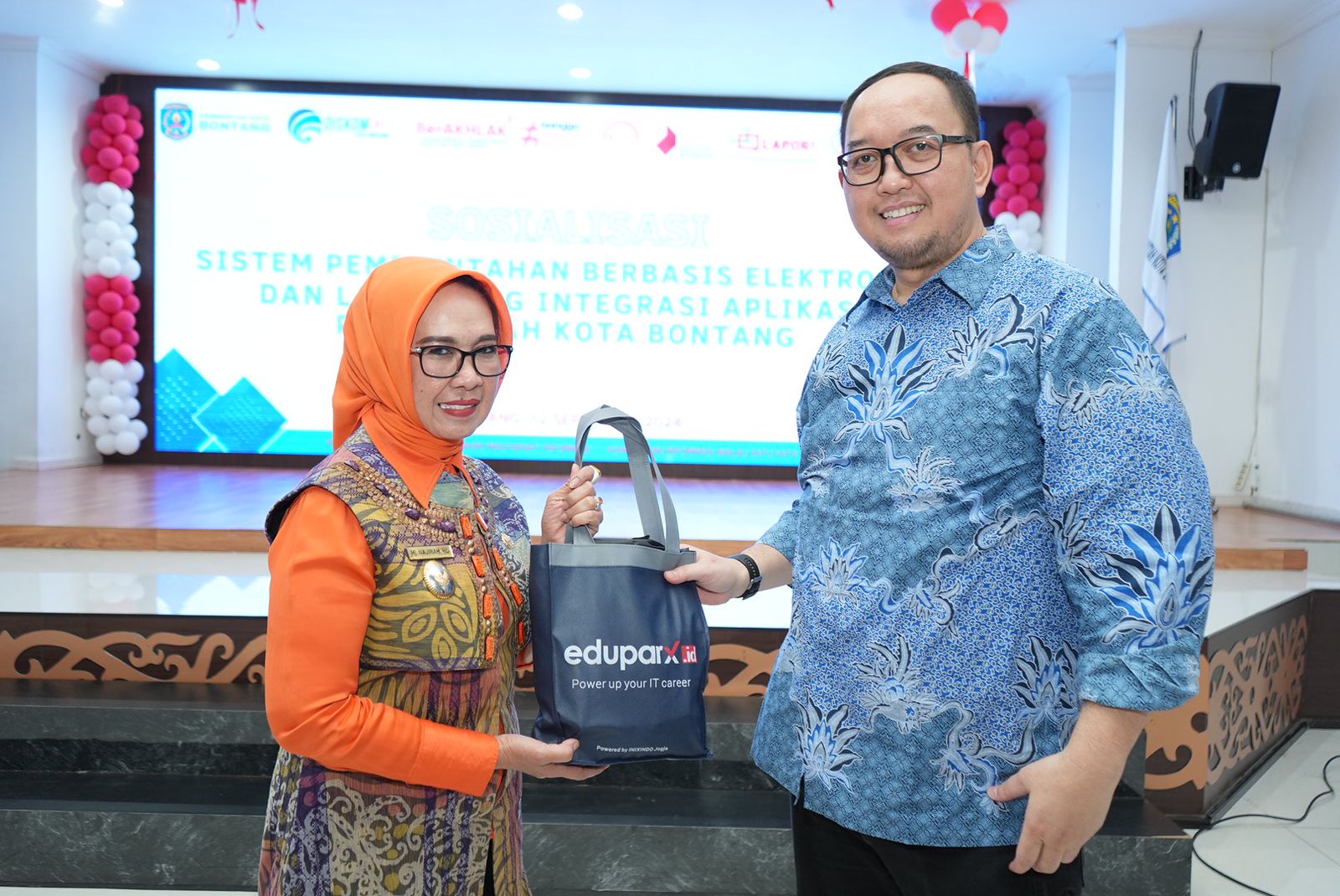 Kominfo Kota Bontang  Sosialisasi SPBE, Wawali Bareng OPD Tandatangani Aksi Perubahan Strategi Integrasi Aplikasi Pemkot