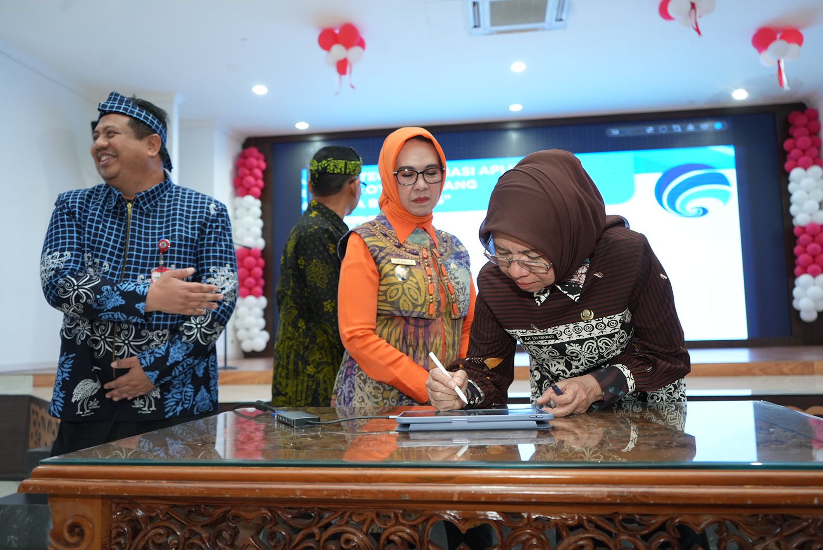 Kominfo Kota Bontang  Sosialisasi SPBE, Wawali Bareng OPD Tandatangani Aksi Perubahan Strategi Integrasi Aplikasi Pemkot