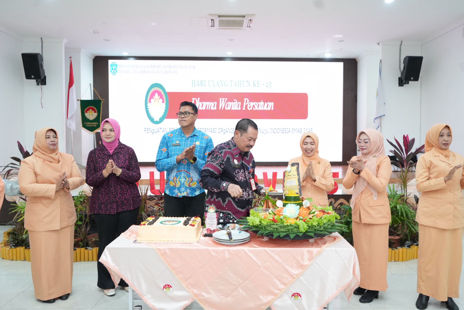 Pucak Peringatan HUT DWP ke-25 Kota Bontang Berlangsung Meriah