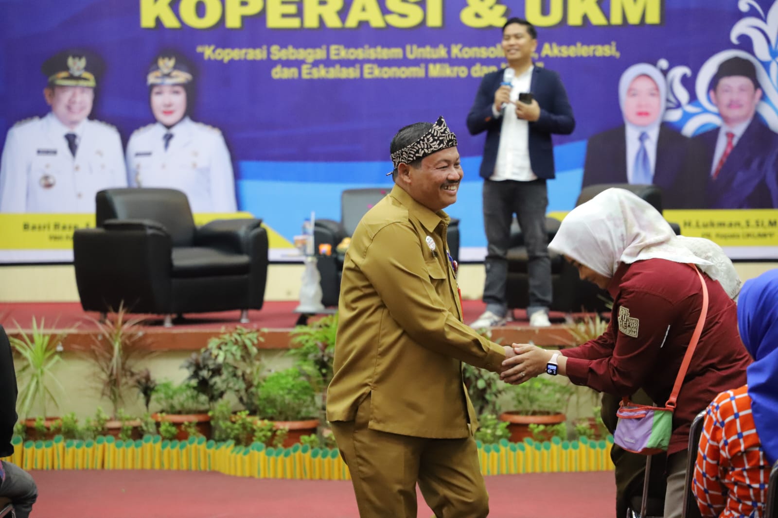 Asisten Perekonomian dan Pembangunan Kota Bontang Buka Secara Resmi Seminar Koperasi dan UKM