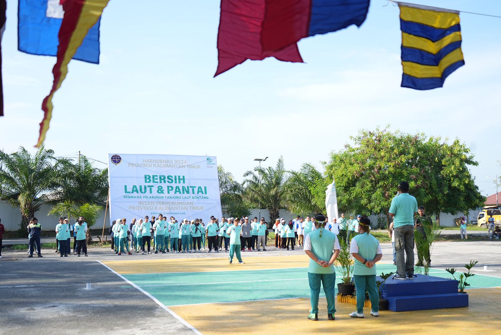 Gerakan Bersih Laut dan Pantai Harhubnas 2024 di Bontang: Komitmen Bersama Menjaga Lingkungan