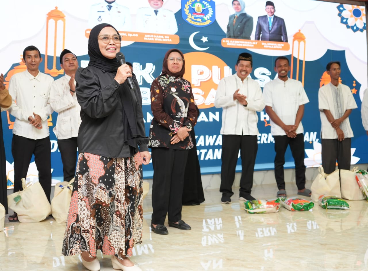 Gelar Bukber, Disperkimtan Serahkan Bantuan 135 Paket Sembako untuk "Pasukan Hijau"