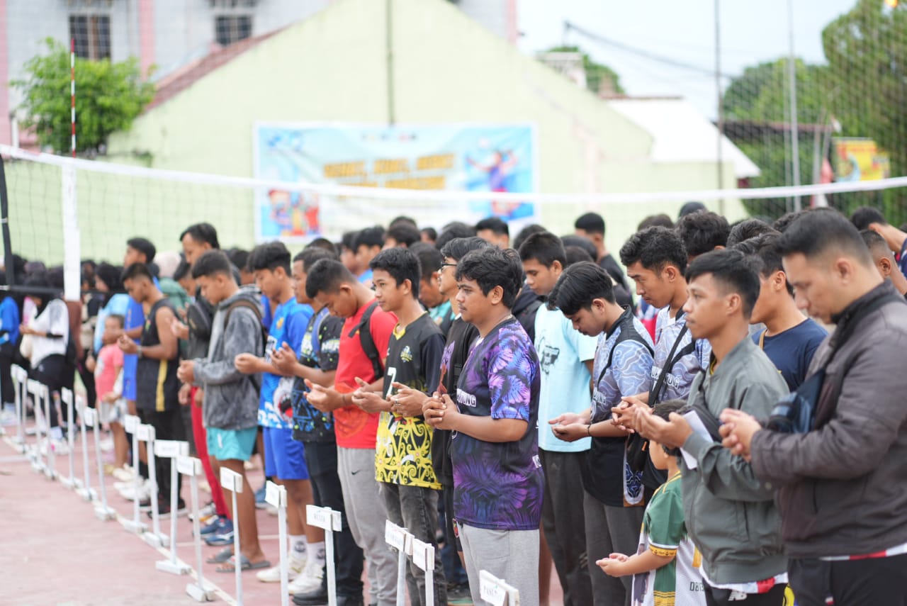 Turnamen Bola Voli Gadjah Mada CUP 1 SUBDENPOM Bontang Dibuka: Wawali Berharap Ajang Ini Membentuk Karakter Diri dan Kedisiplinan Atlet