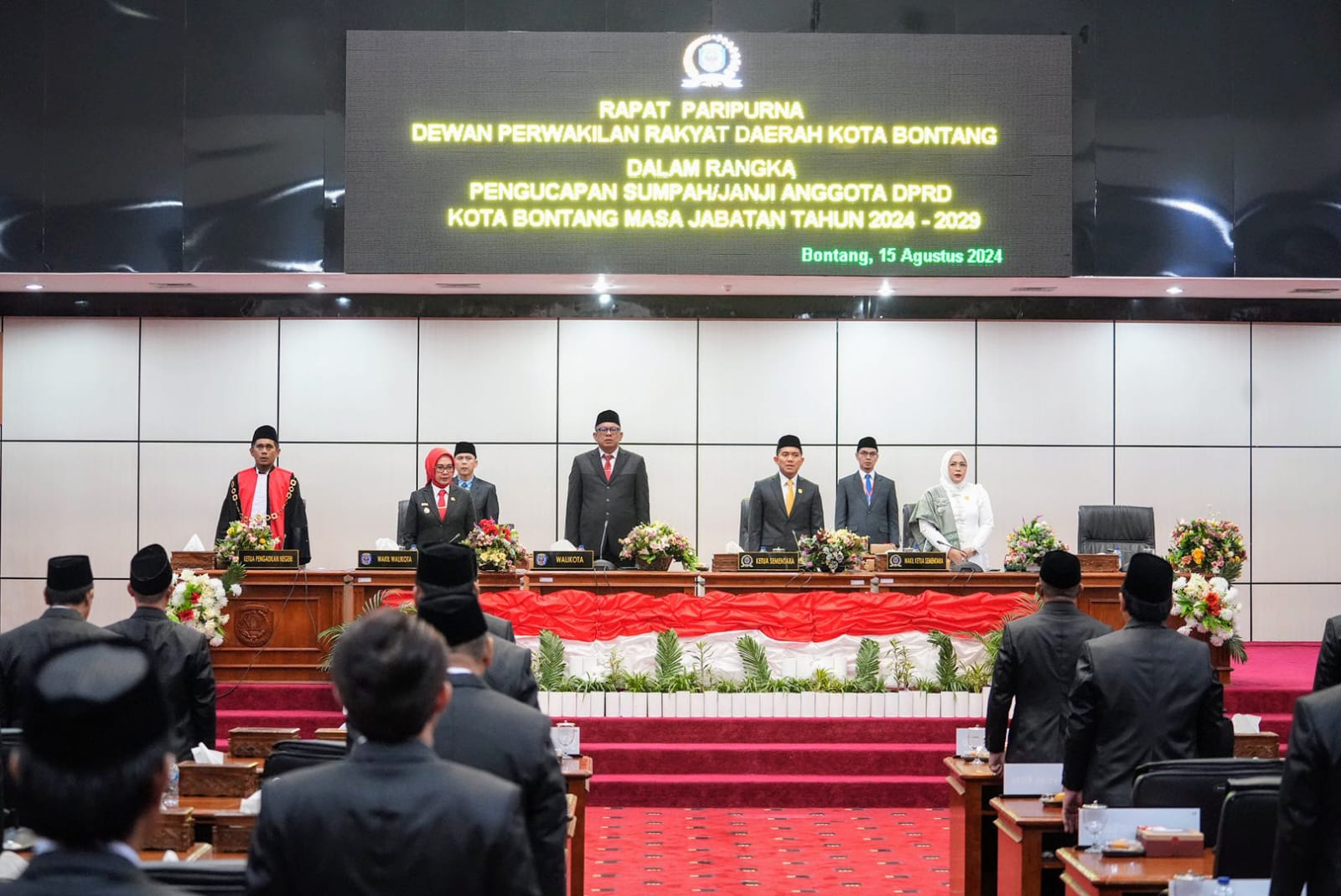 25 Wakil Rakyat Kota Bontang Periode 2024-2029 Resmi Dilantik. Walikota Bacakan Sambutan Mendagri Tito