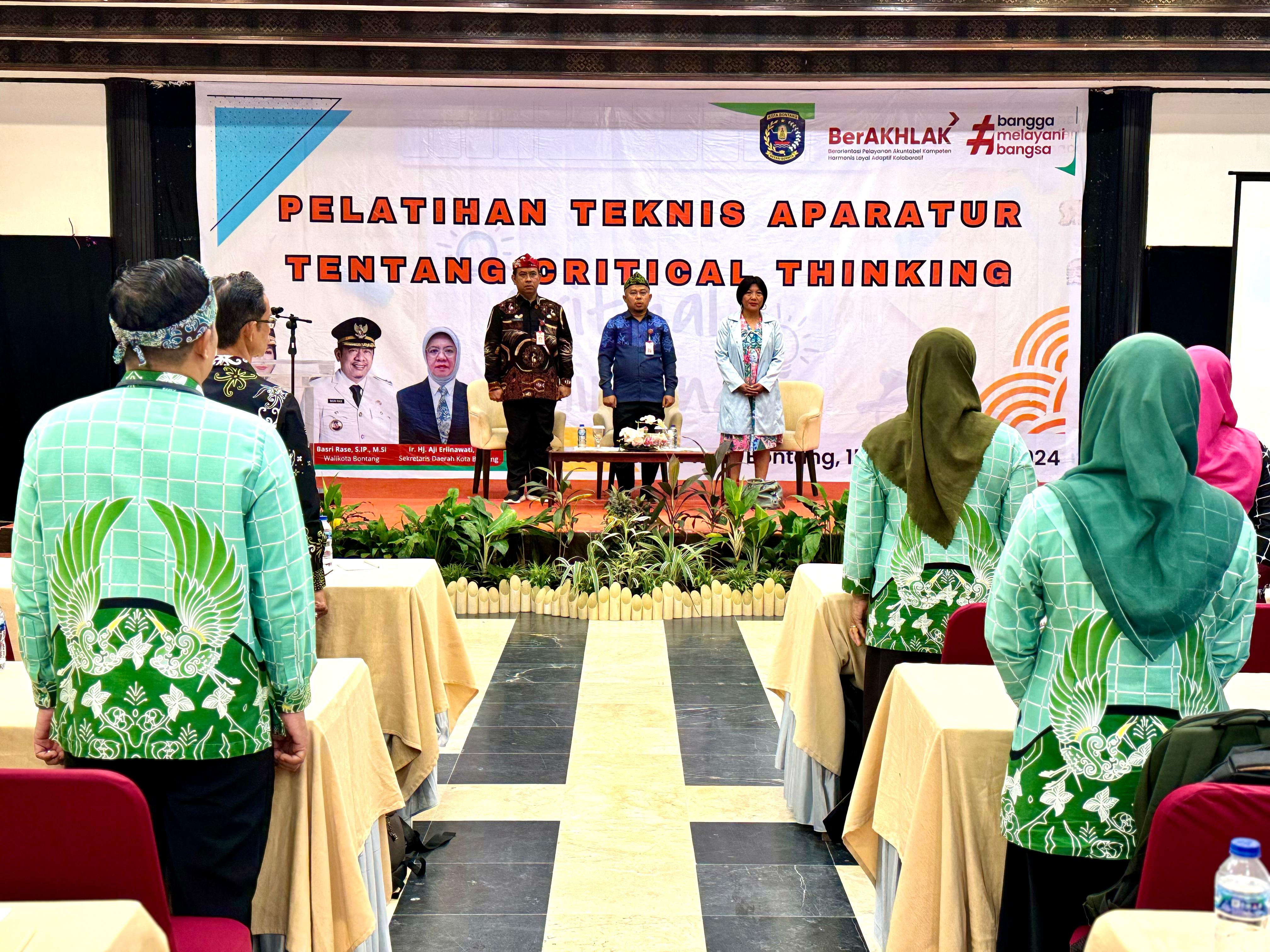 Staf Ahli Syahruddin Buka Kegiatan Pelatihan Berpikir Kritis