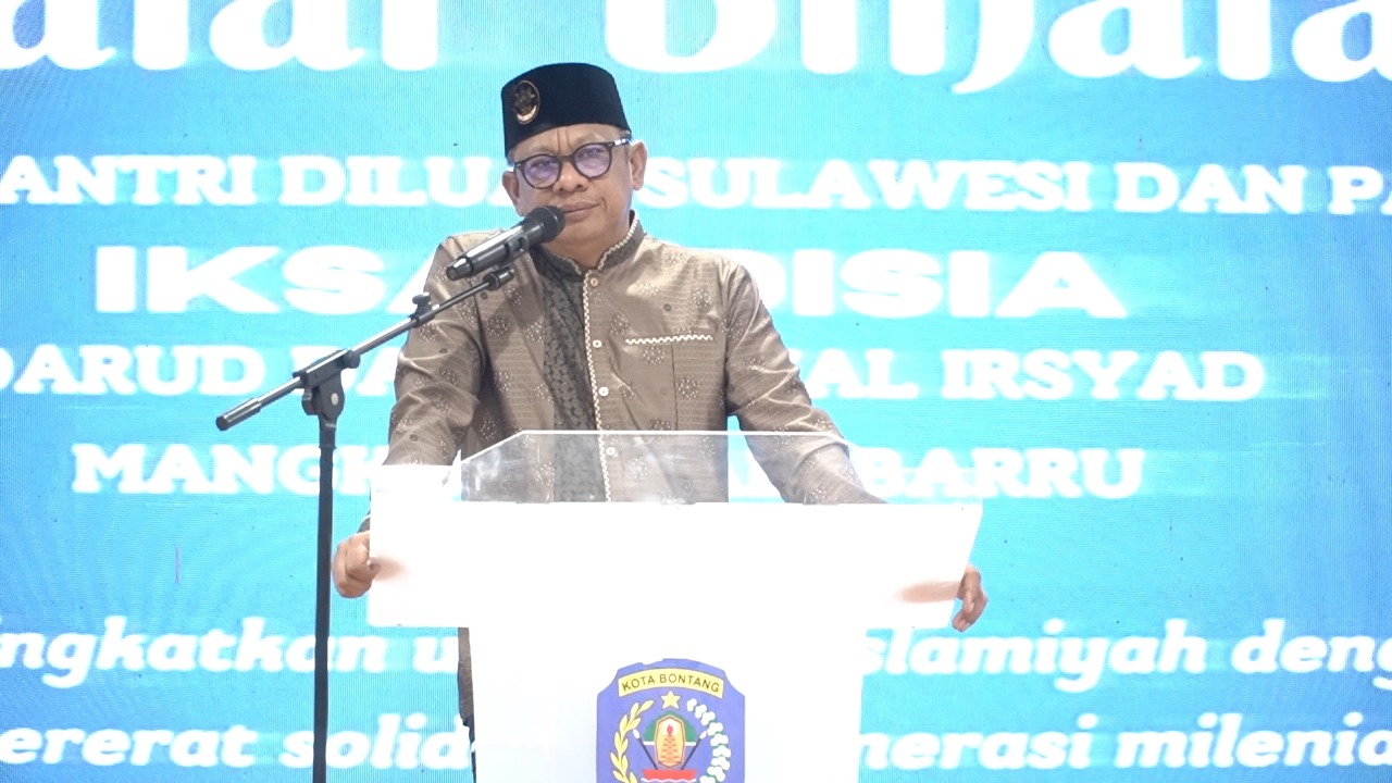 Basri Najirah Saksikan Pengukuhan Pengurus IKSANDISIA, Tekankan Solidaritas Dalam Komunitas Santri