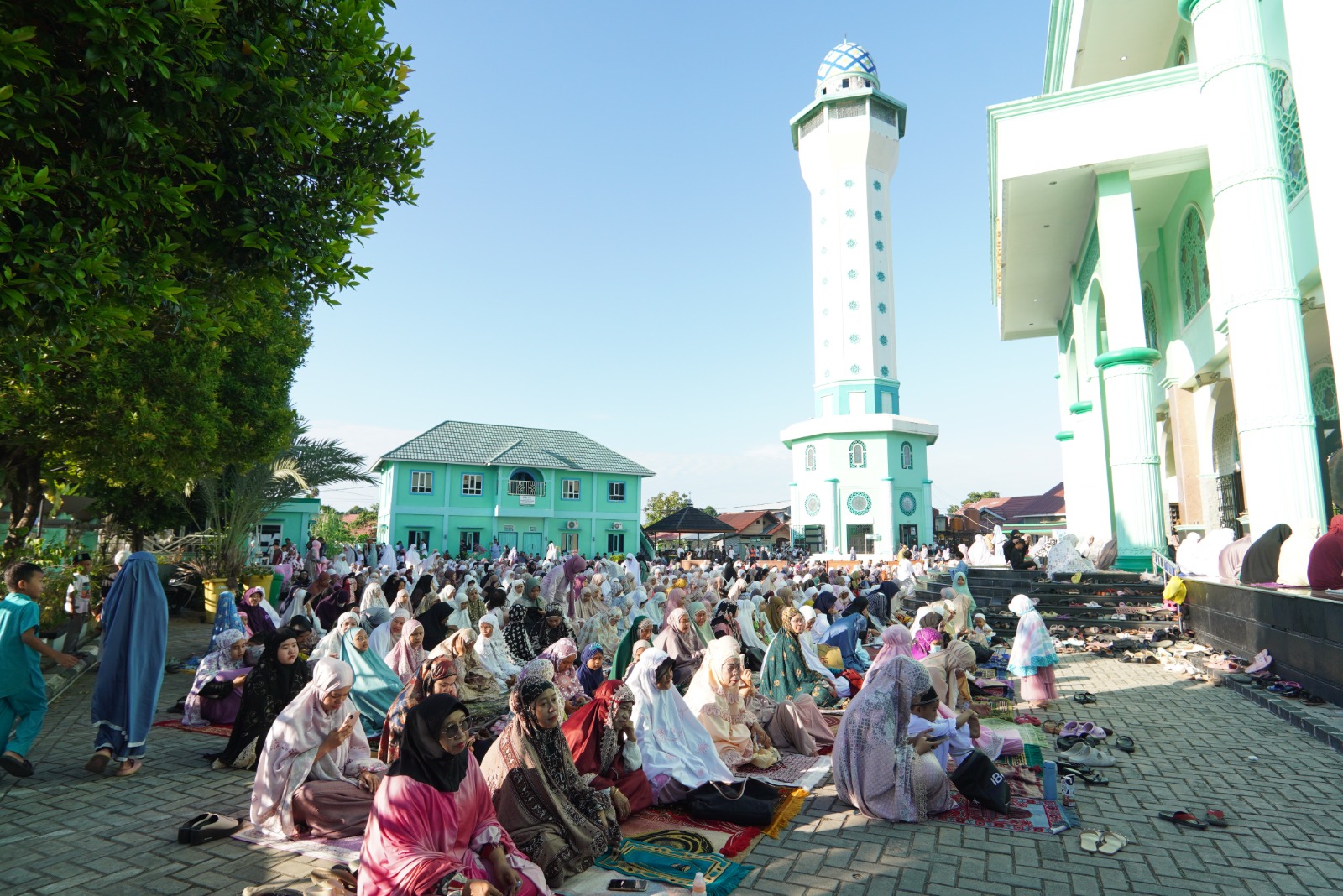 Walikota Basri Sholat Ied di Al Hijrah: Ajak Tingkatkan Kepekaan dan Solidaritas kepada Sesama