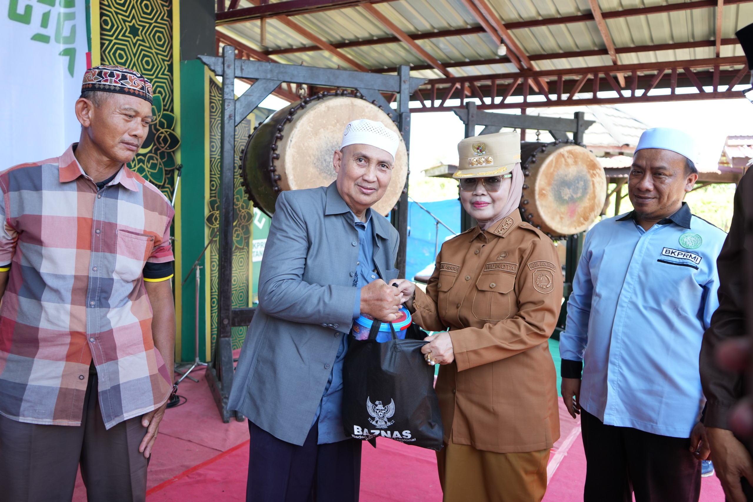 1242 Guru Ngaji di Lingkungan BKPRMI Terima Paket Ramadhan dari Baznas