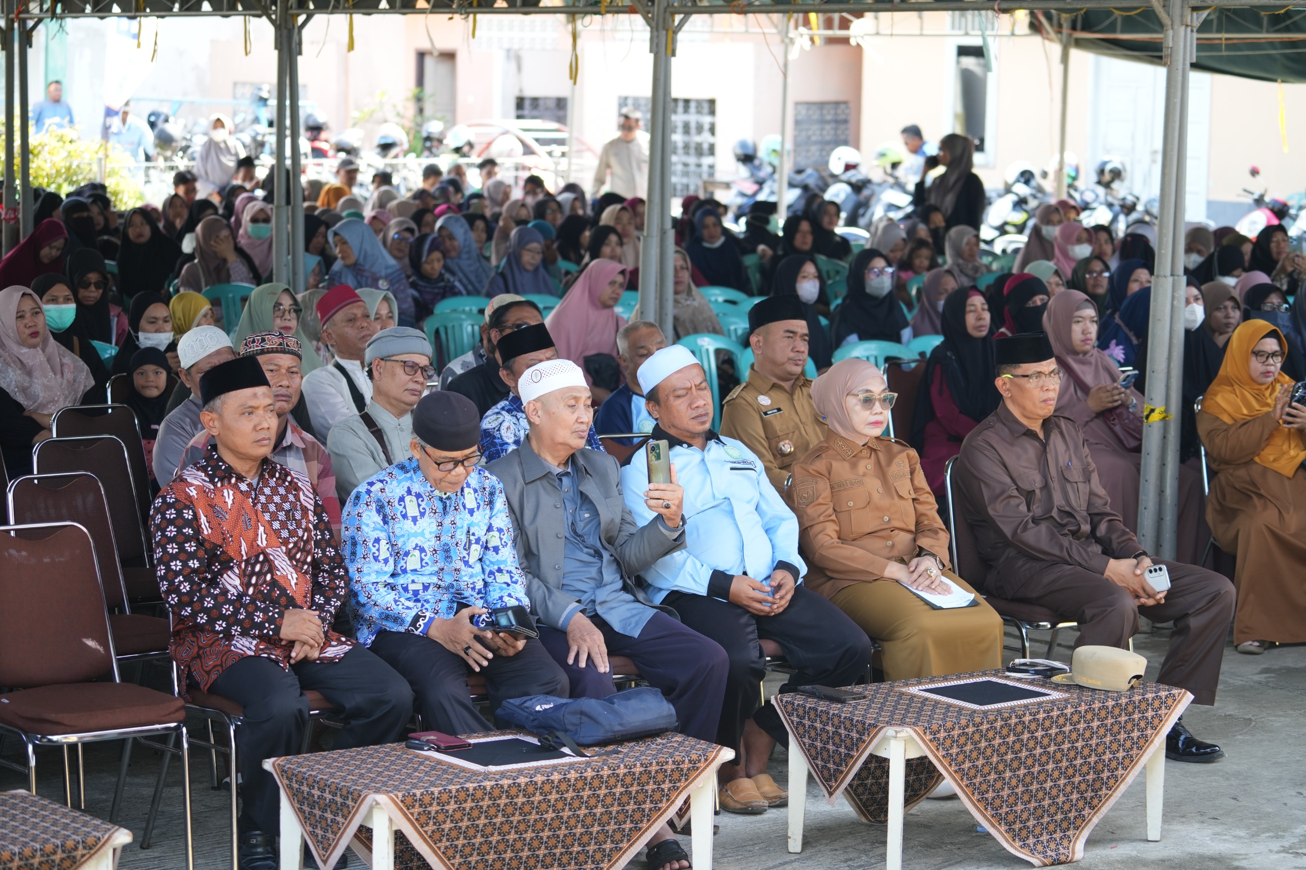 1242 Guru Ngaji di Lingkungan BKPRMI Terima Paket Ramadhan dari Baznas