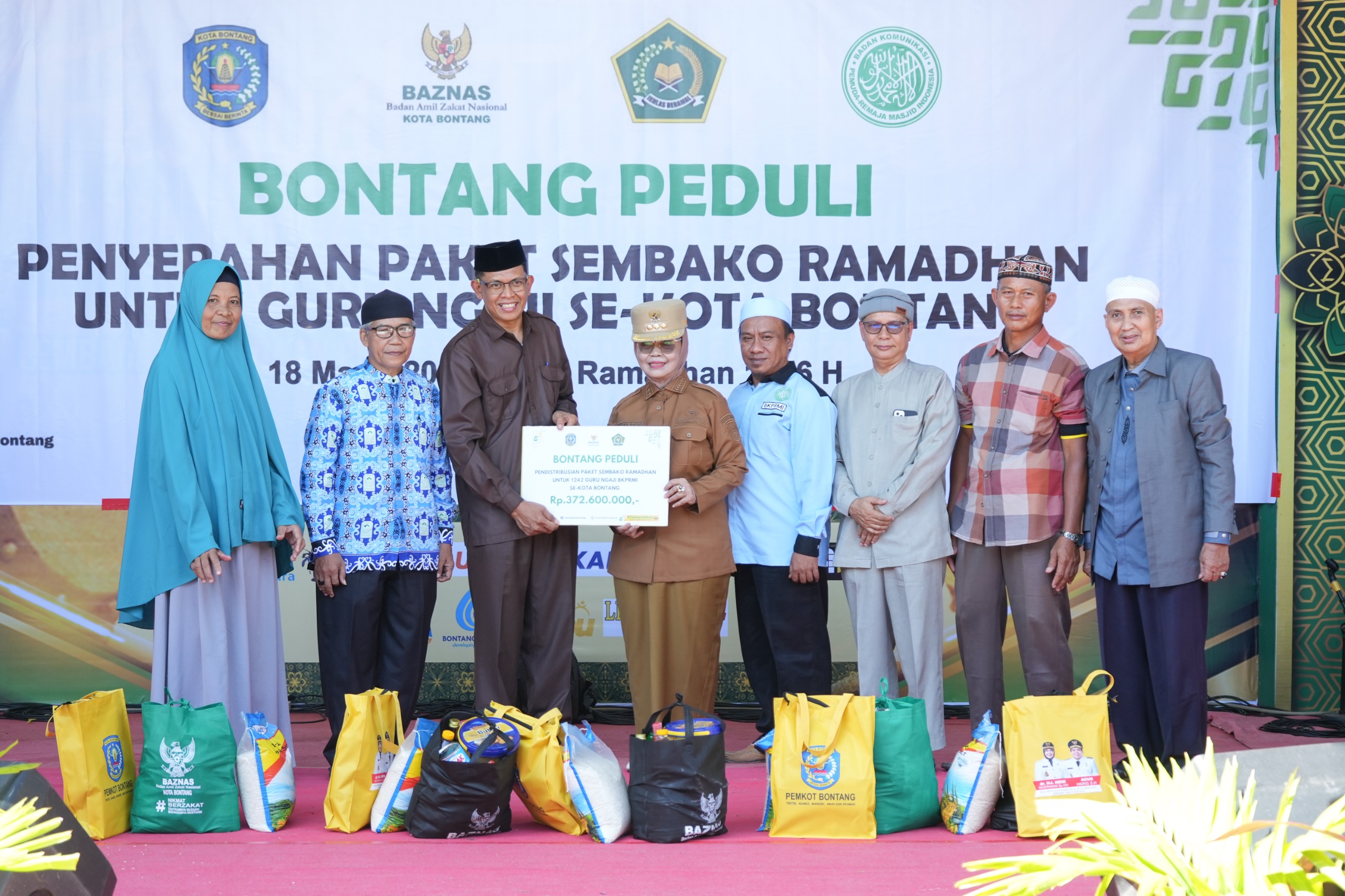 1242 Guru Ngaji di Lingkungan BKPRMI Terima Paket Ramadhan dari Baznas