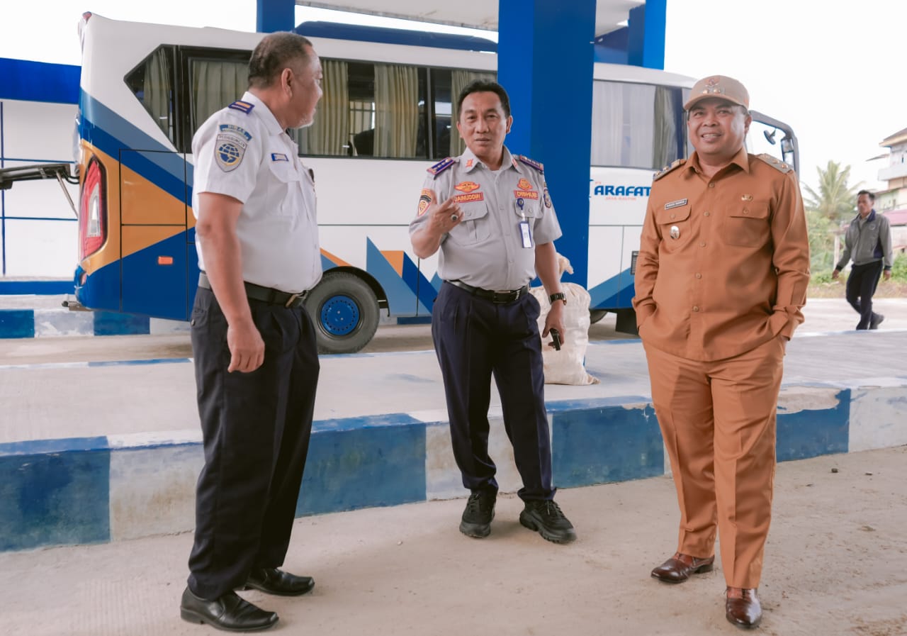 Sidak Angkutan Lebaran, Agus Haris Pastikan Armada Angkutan Umum Bontang Layak dan Aman