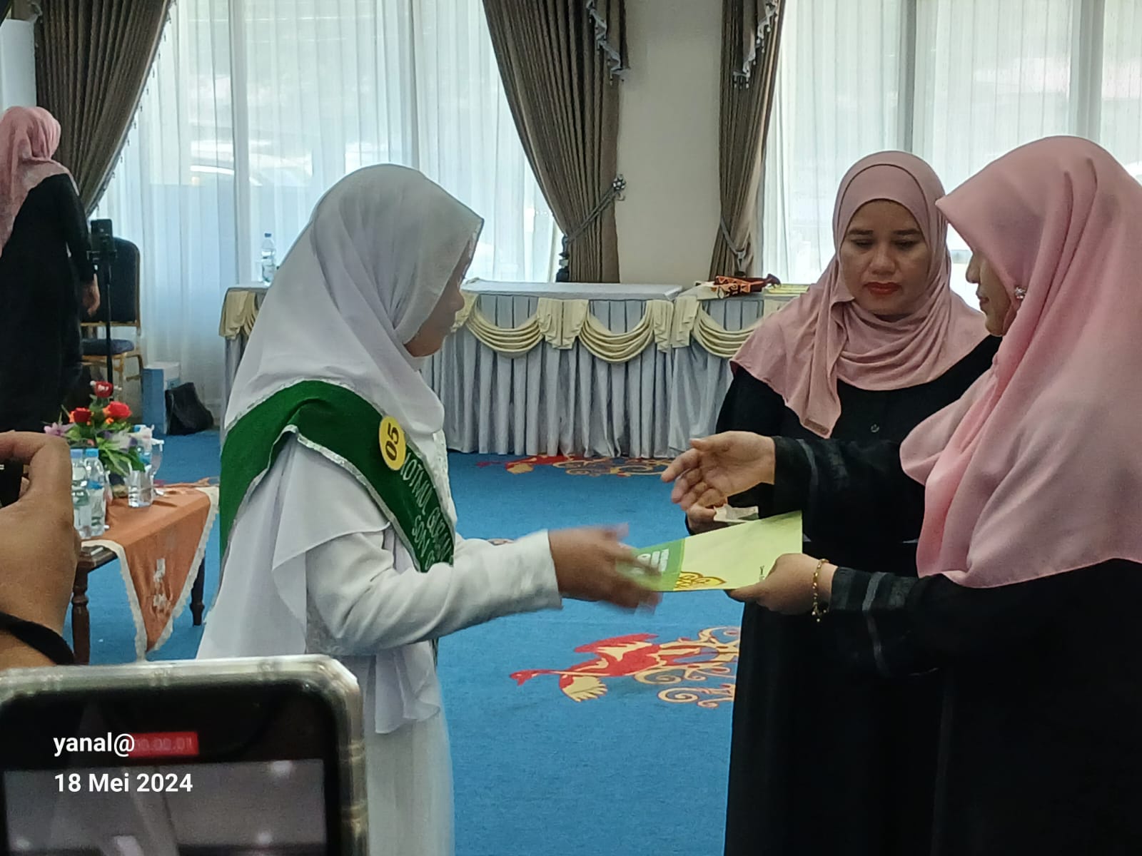 13 Santri SDN 012 Bontang Selatan Khatmul Qur'an: Walikota Giring Generasi yang Cinta dan Pengamal Alquran