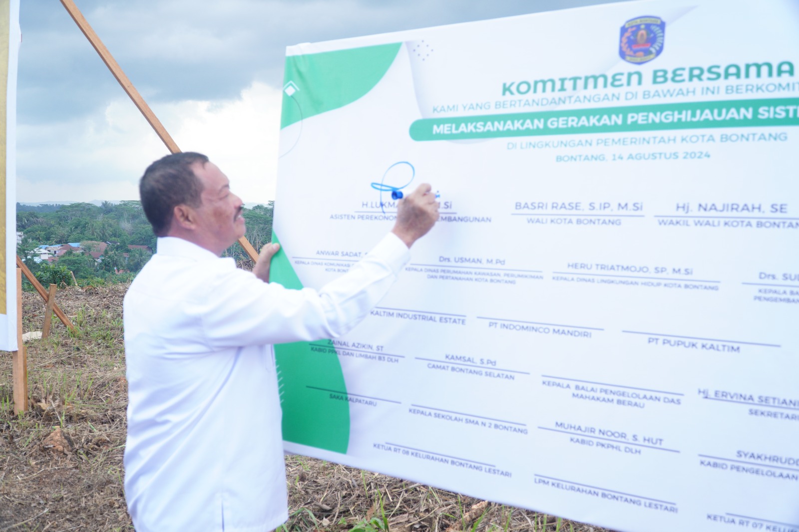 Tingkatkan Kualitas Lingkungan, DLH Bontang Launching Gerakan Penghijauan Sistem Terpadu 'GESIT'