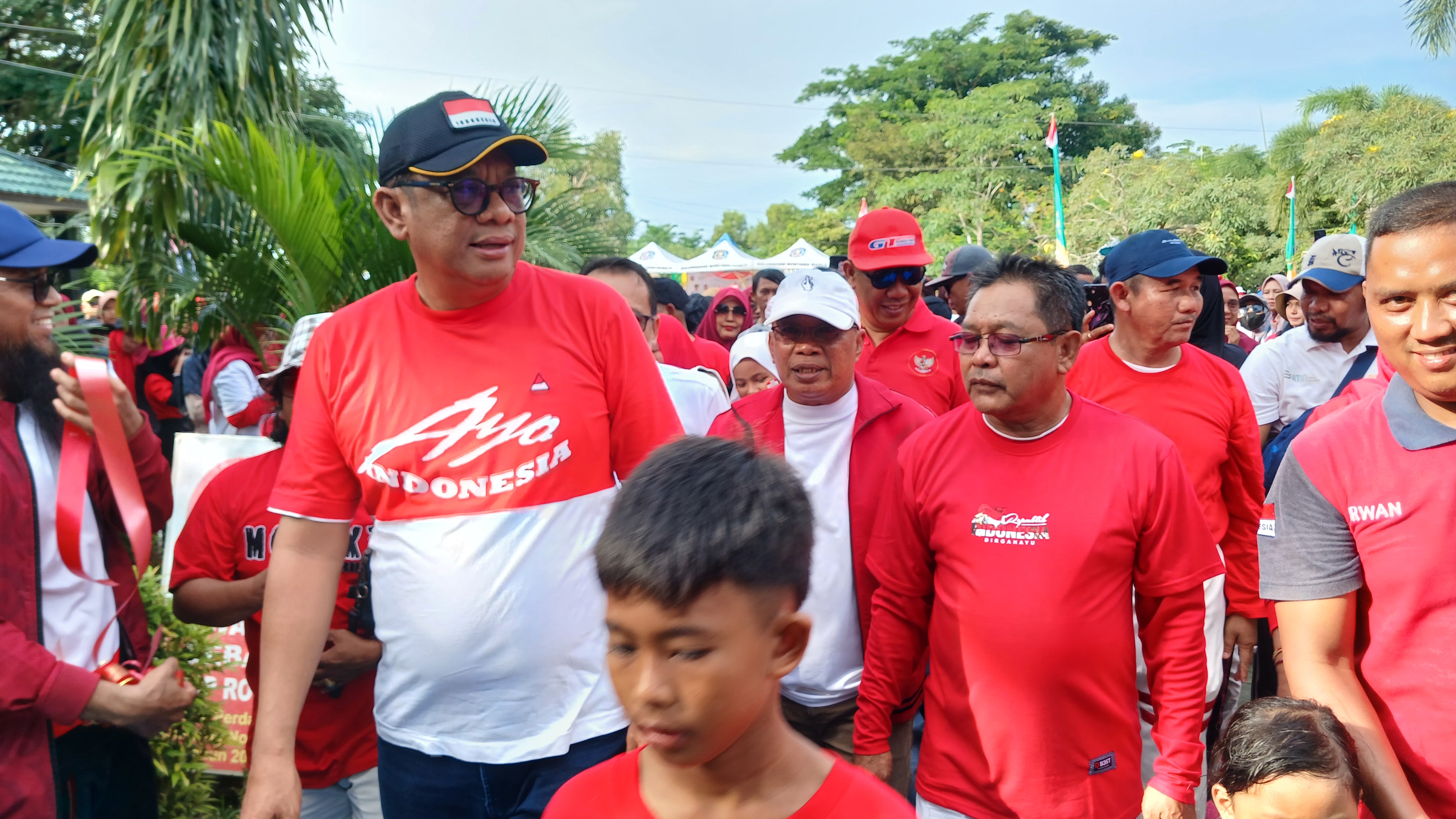 Hadiri Jalan Santai di Bontang Kuala, Walikota Basri Ajak Warga Jaga Kebugaran