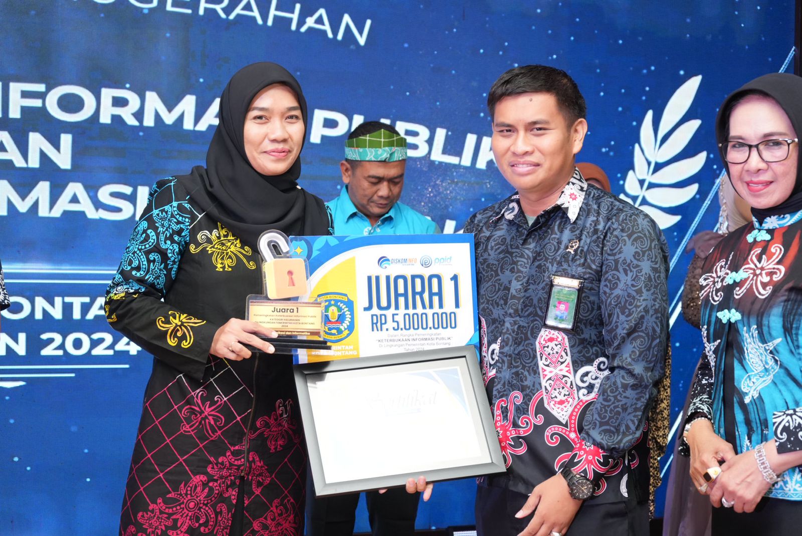 BKPSDM Jawara PPID OPD, Satimpo Sabet 2 Kejuaraan dalam Anugerah PPID dan KIM Diskomimfo 2024