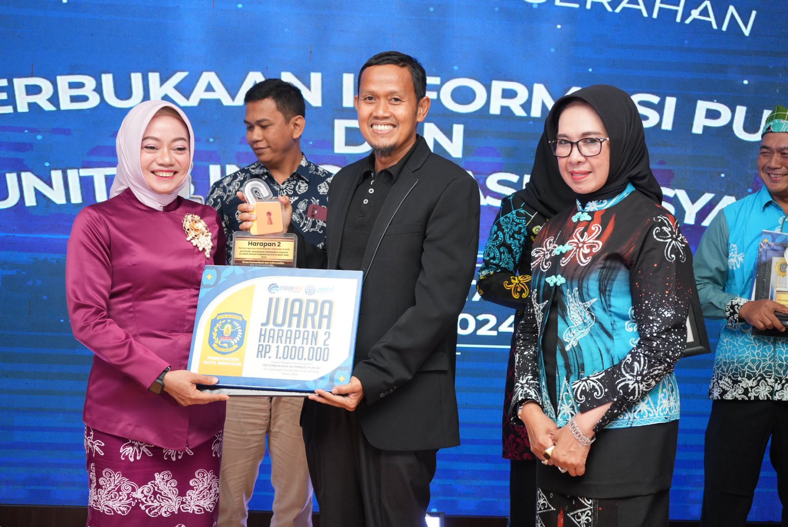 BKPSDM Jawara PPID OPD, Satimpo Sabet 2 Kejuaraan dalam Anugerah PPID dan KIM Diskomimfo 2024