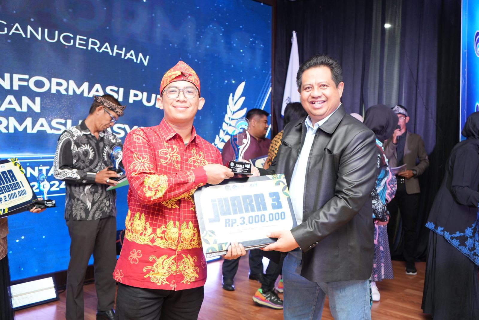 BKPSDM Jawara PPID OPD, Satimpo Sabet 2 Kejuaraan dalam Anugerah PPID dan KIM Diskomimfo 2024