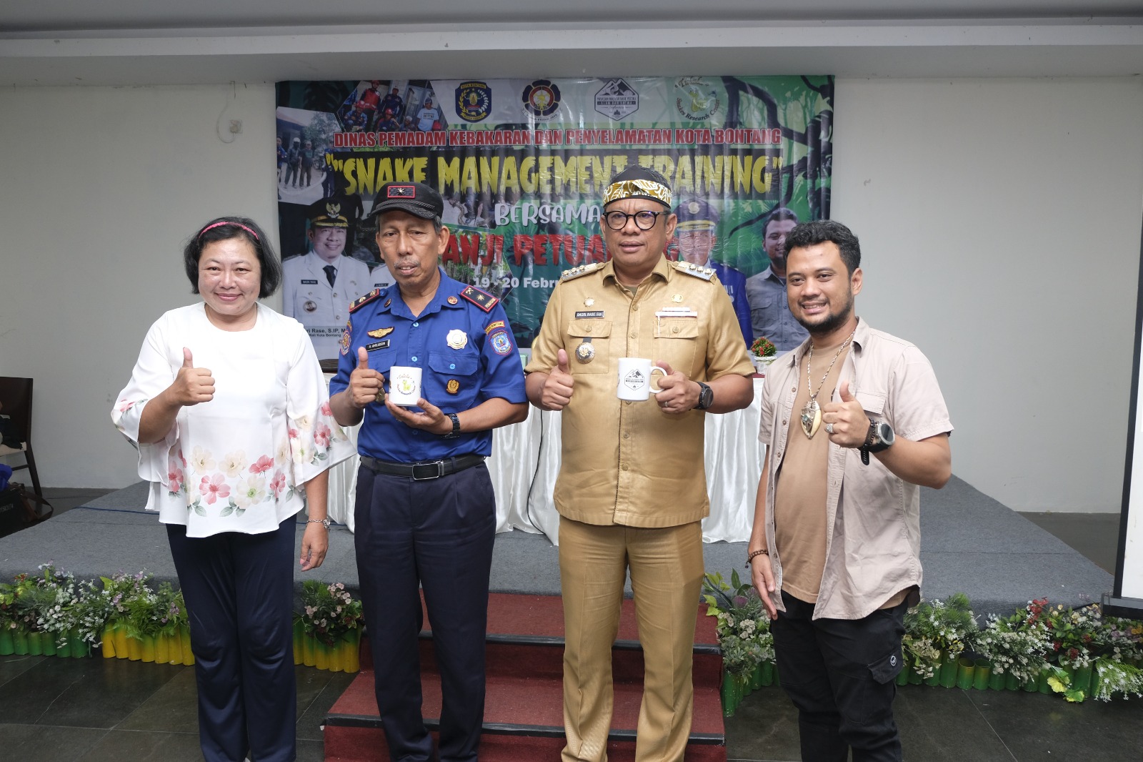 Disdamkar Gelar Snake Management Training, Wali Kota Basri Beri Apresiasi