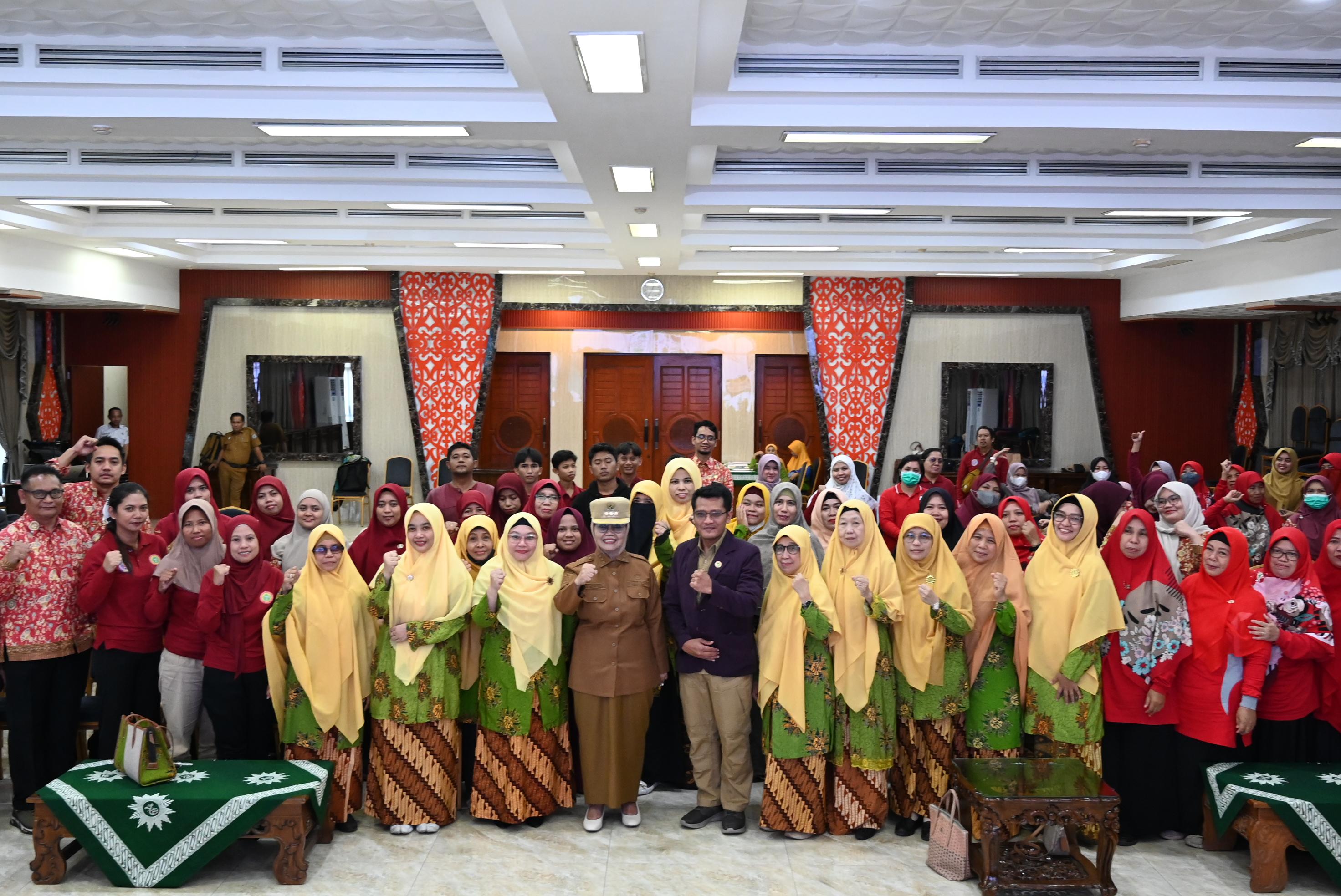 HUT PPNI Ke- 51 , DPD PPNI Kota Bontang Beri Pelatihan Basic Life Support Untuk Guru Aisyiyah Kota Bontang
