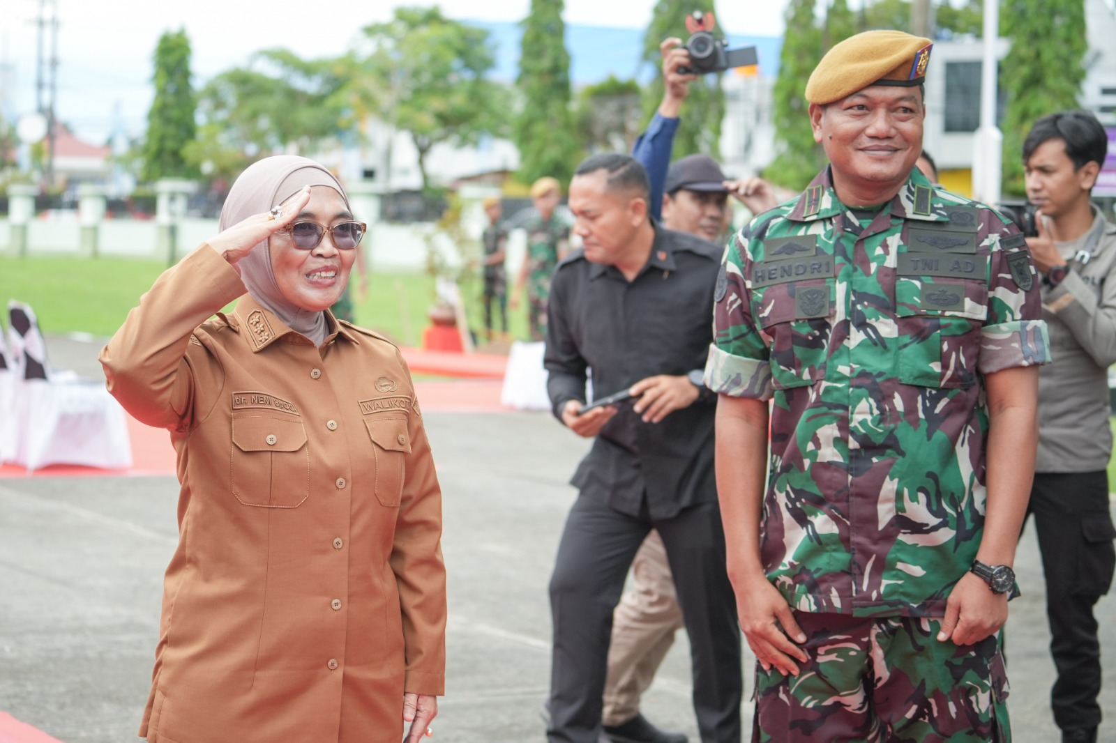 Pangdam VI/Mulawarman Tanam Pohon, Tekankan Kepedulian Lingkungan dalam Kunjungan Kerja di Bontang