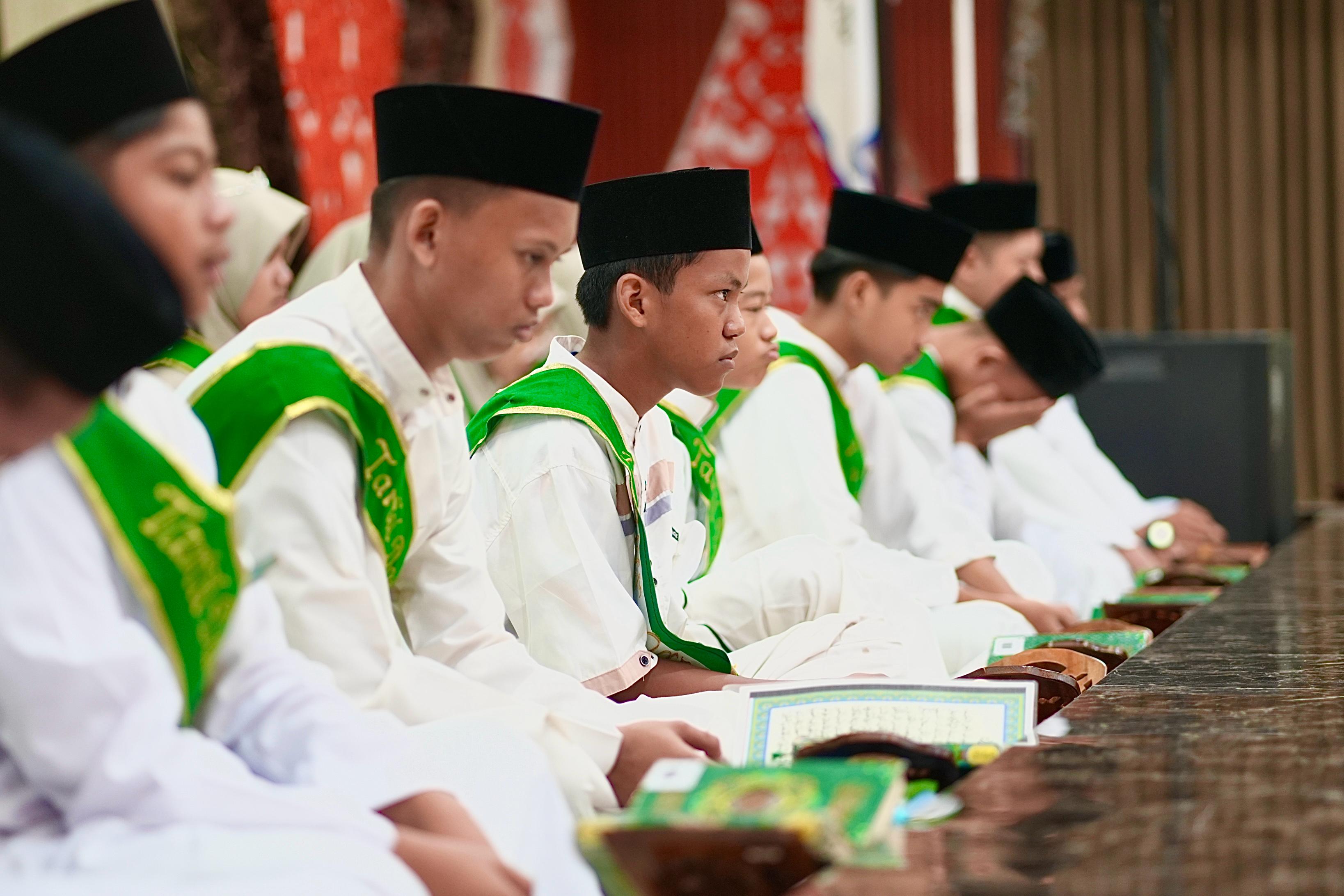 Khotmil Quran dan Imtihan Perdana SMPN 5 Bontang Berkesan, Dr. Baha Ingatkan Implementasi Ajaran Alquran
