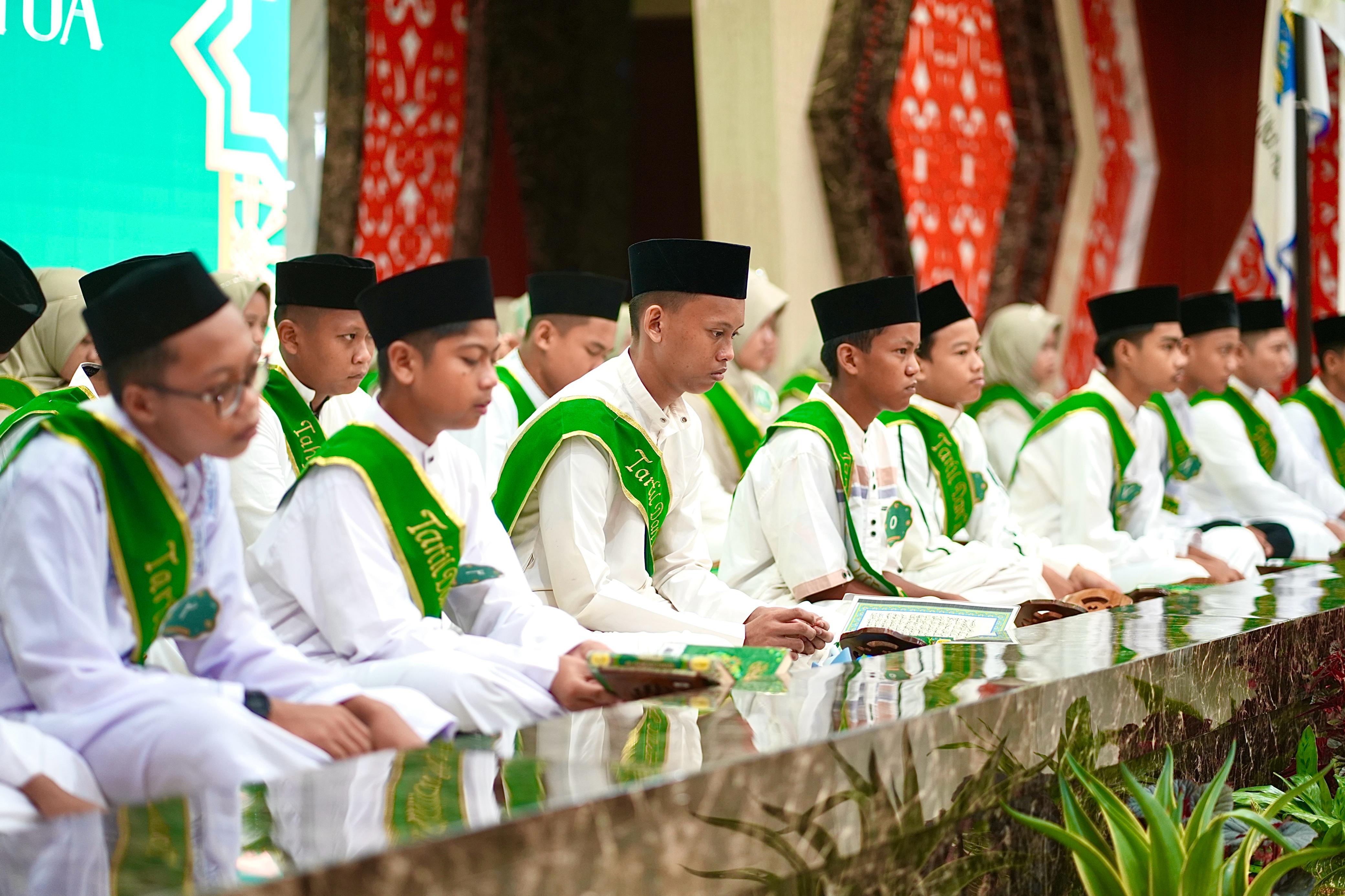 Khotmil Quran dan Imtihan Perdana SMPN 5 Bontang Berkesan, Dr. Baha Ingatkan Implementasi Ajaran Alquran