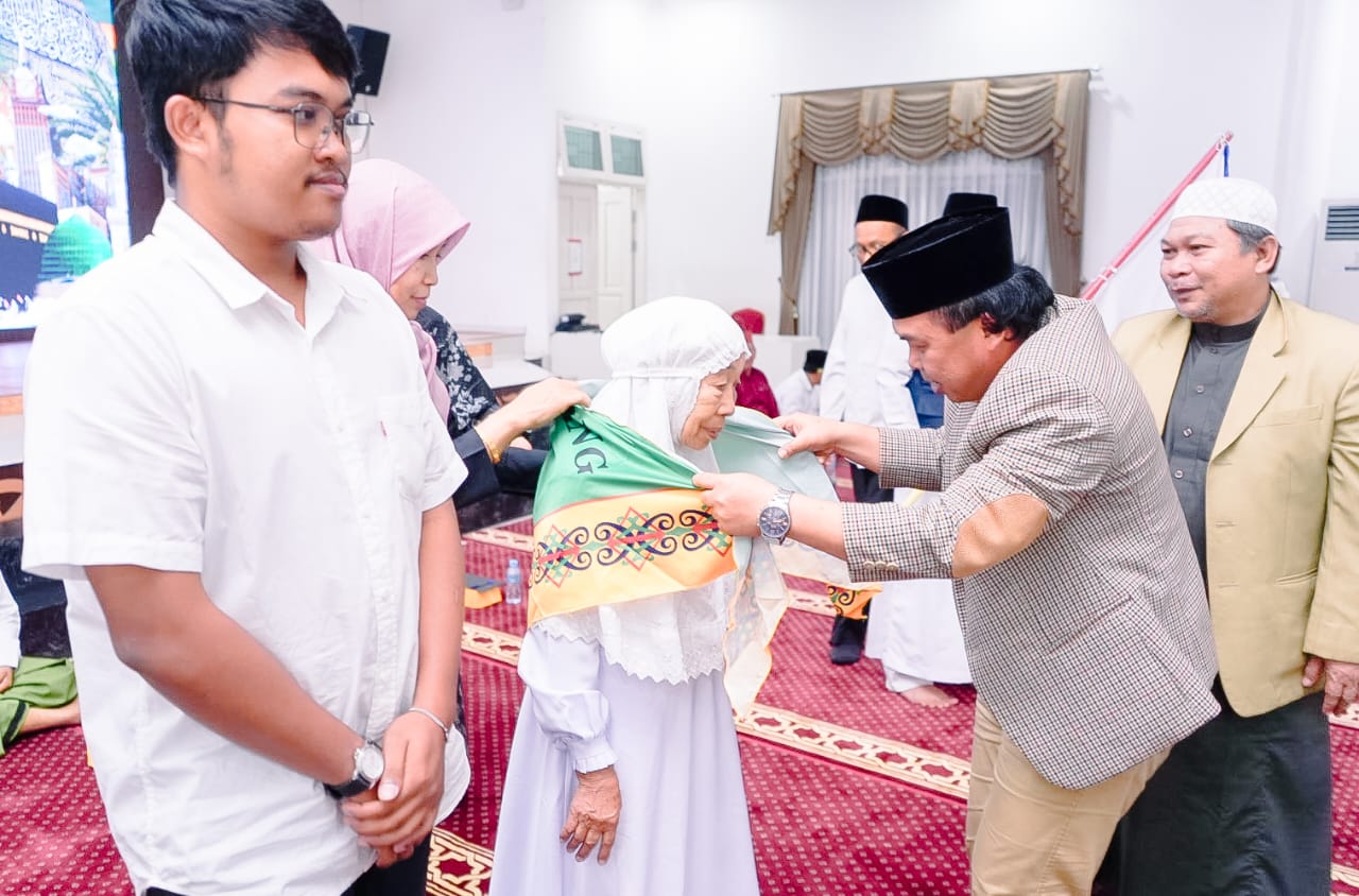Trenyuh, Pelepasan Jemaah Haji Bontang 1446 H: Termuda 28, Tertua 83 Tahun