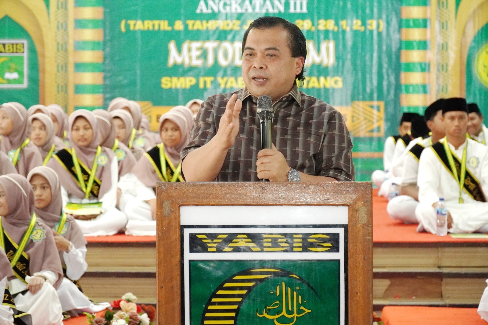 Wakil Wali Kota Agus Haris Menghadiri Khatmul Quran dan Imtihan Angkatan III Tahun 2025 SMP IT Yabis Bontang