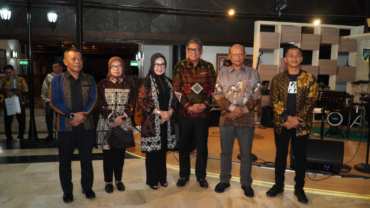 Walikota dan Wakil Walikota Bontang Bersama-Sama Menghadiri Malam Ramah Tamah Bersama Kapolda Kaltim
