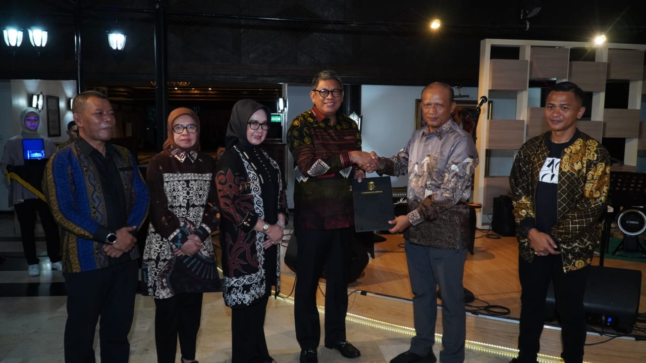 Walikota dan Wakil Walikota Bontang Bersama-Sama Menghadiri Malam Ramah Tamah Bersama Kapolda Kaltim