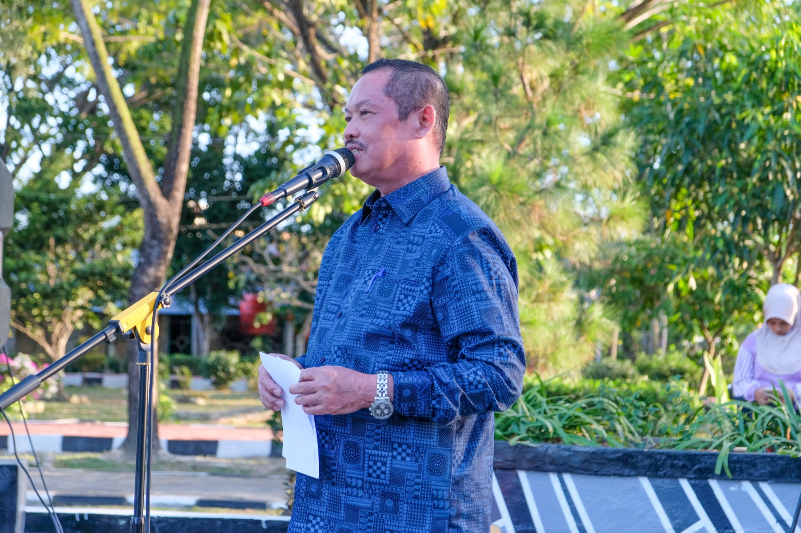 Hadiri Bazar Ramadhan Yang Bertaburan Kesenian, Asisten II : Industri Kreatif Harus Dikelola Secara Profesional