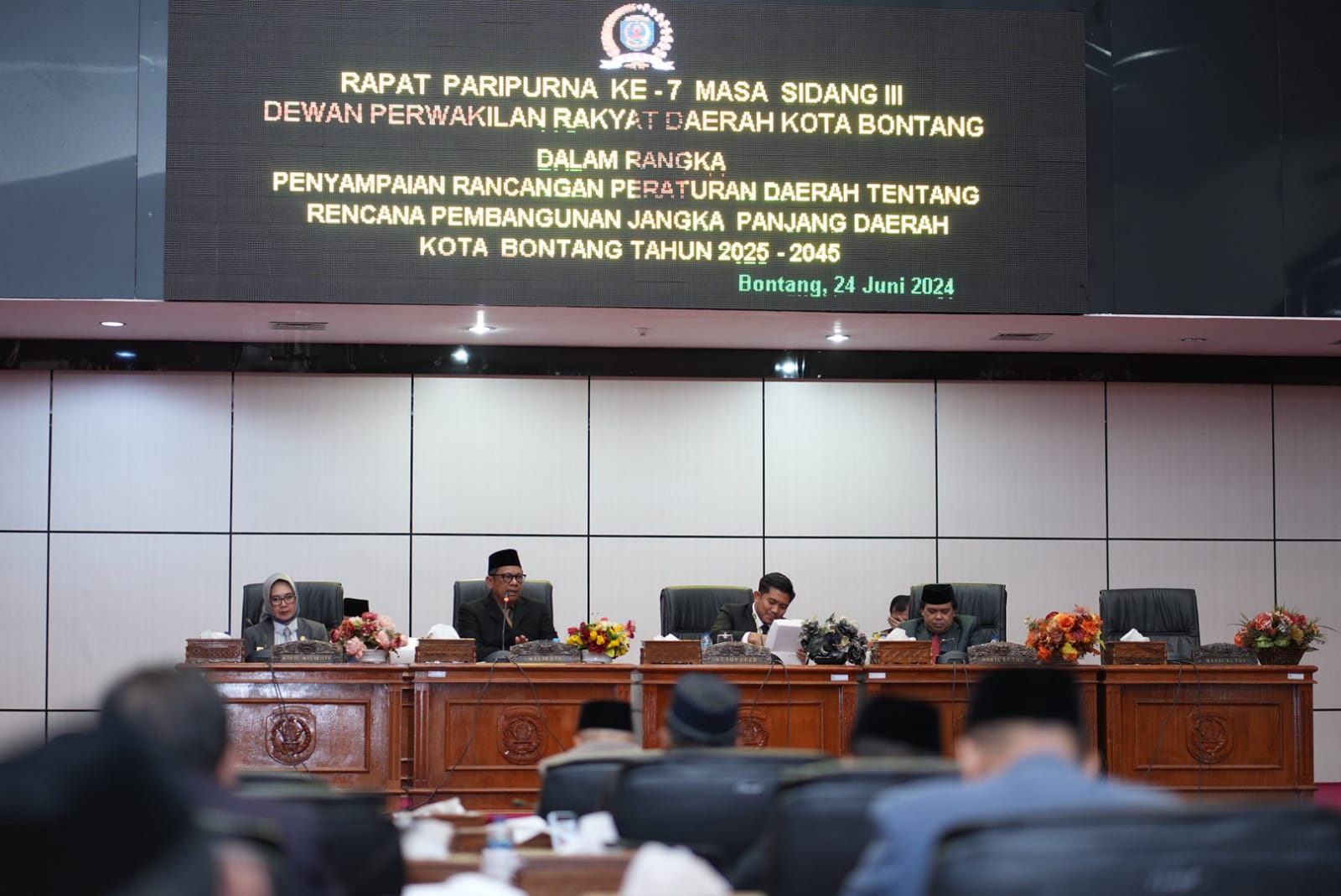 Rapat Paripurna Ke-6: Walikota Basri Rase Sampaikan Rancangan Perda Pertanggungjawaban APBD Kota Bontang TA 2023