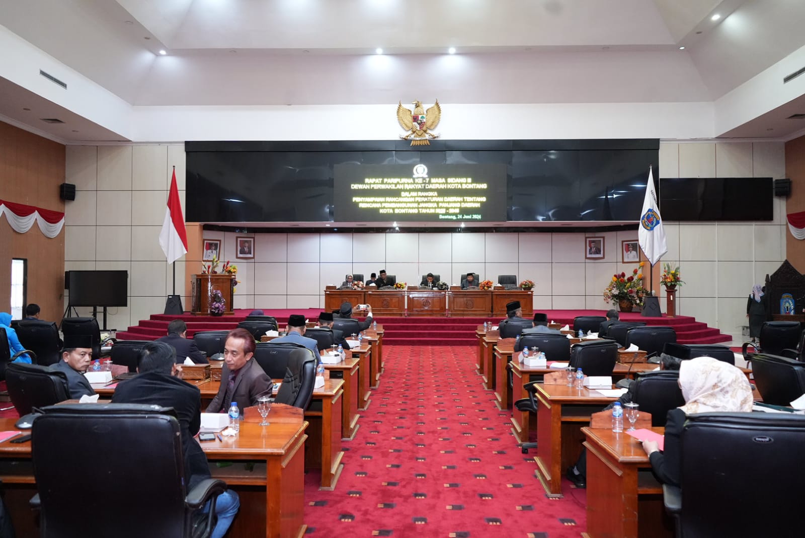 Rapat Paripurna Ke-6: Walikota Basri Rase Sampaikan Rancangan Perda Pertanggungjawaban APBD Kota Bontang TA 2023