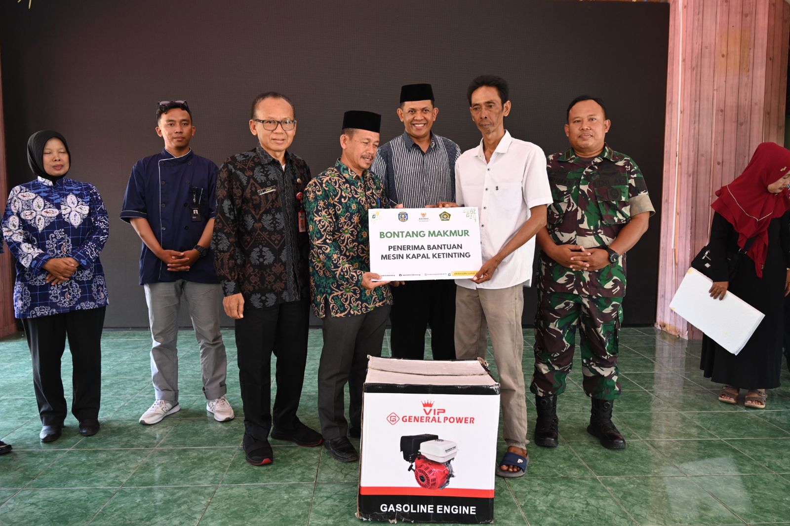 Baznas Kota Bontang Serahkan Bantuan UMKM dan Dukung Program Z-Chicken