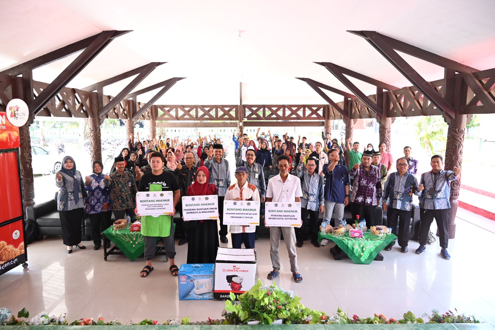 Baznas Kota Bontang Serahkan Bantuan UMKM dan Dukung Program Z-Chicken