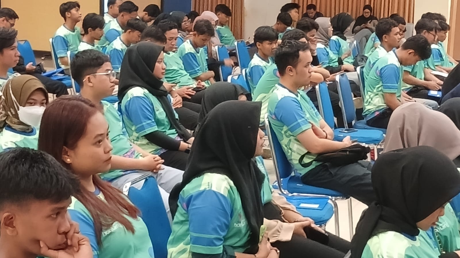 Pembukaan Acara Sosialisasi Kegiatan Kepemudaan Dispopar oleh Wawali Najirah