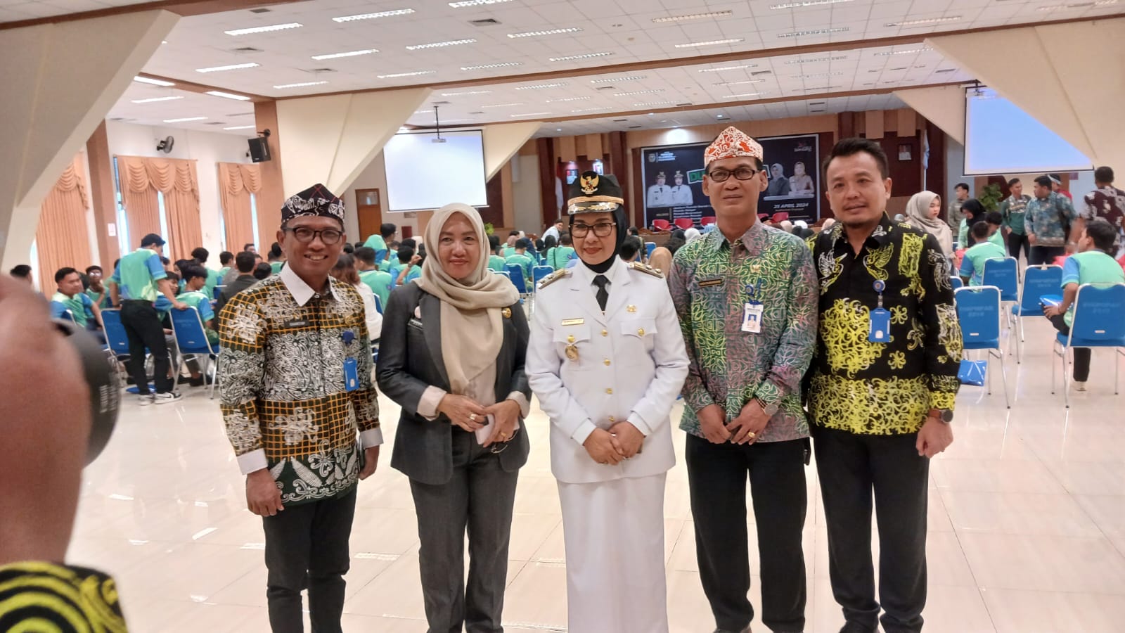 Pembukaan Acara Sosialisasi Kegiatan Kepemudaan Dispopar oleh Wawali Najirah