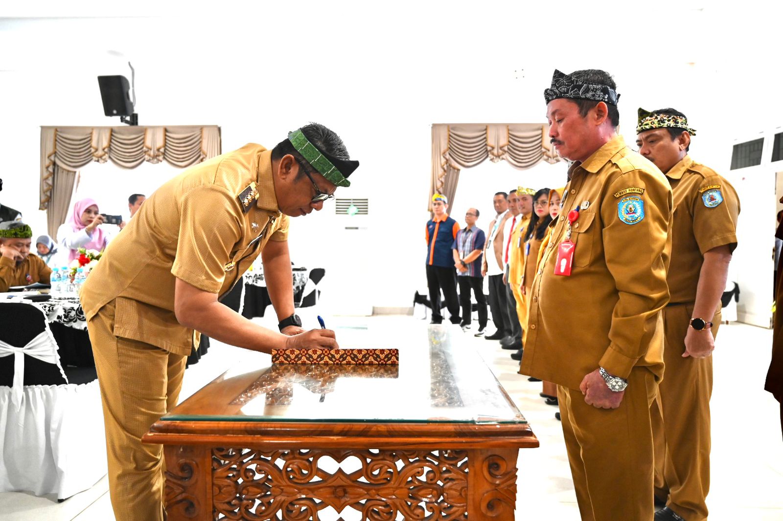 Wali Kota Basri Rase Kukuhkan Tim Percepatan Akses Keuangan Daerah (TPAKD) Kota Bontang