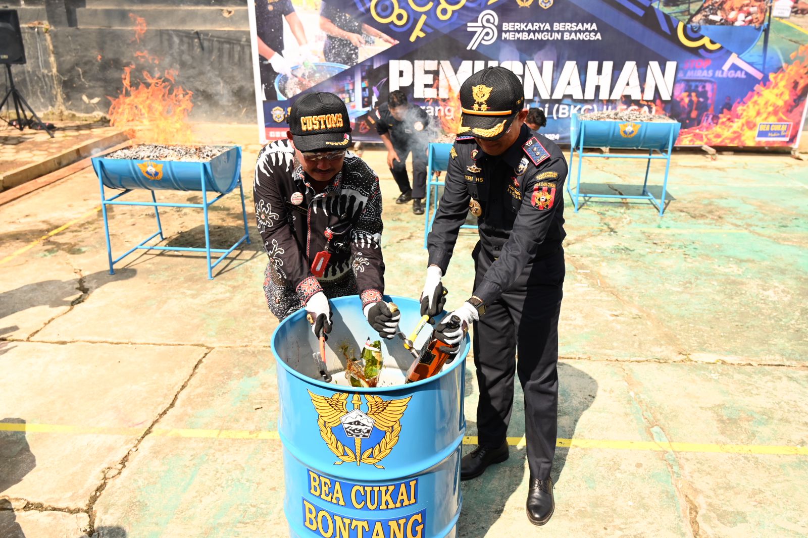 Lukman Saksikan Pemusnahan BKC Ilegal di KPPBC TMP C Bontang