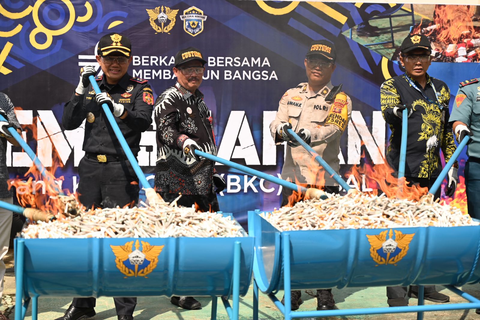 Lukman Saksikan Pemusnahan BKC Ilegal di KPPBC TMP C Bontang