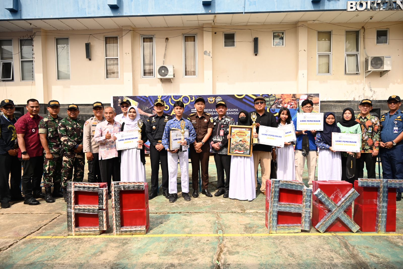 Lukman Saksikan Pemusnahan BKC Ilegal di KPPBC TMP C Bontang