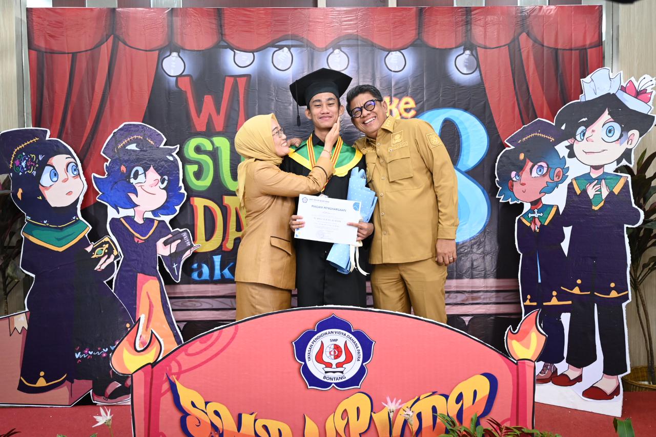 Walikota Beri Hadiah pada Penghafal Kitab Suci di Wisuda Akbar SMP Vidatra: Jadilah Generasi yang Cerdas Intelektual dan Spiritual