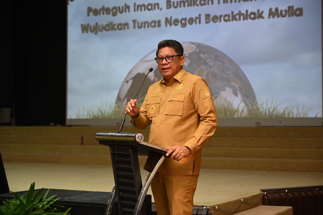 Walikota Beri Hadiah pada Penghafal Kitab Suci di Wisuda Akbar SMP Vidatra: Jadilah Generasi yang Cerdas Intelektual dan Spiritual
