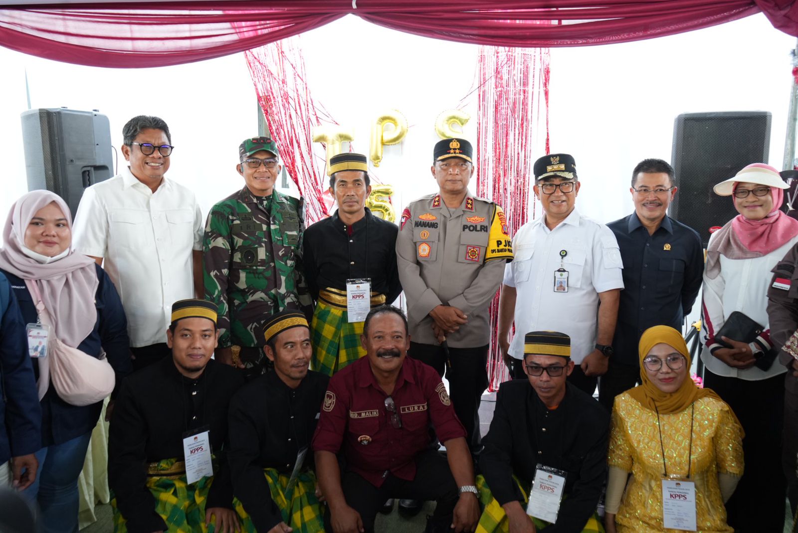 Pj Gubernur bersama Petinggi TNI/Polri Kaltim Tinjau Pelaksanaan Coblosan di Bontang: Apresiasi Kesiapan KPPS dan Pesan Kebersamaan