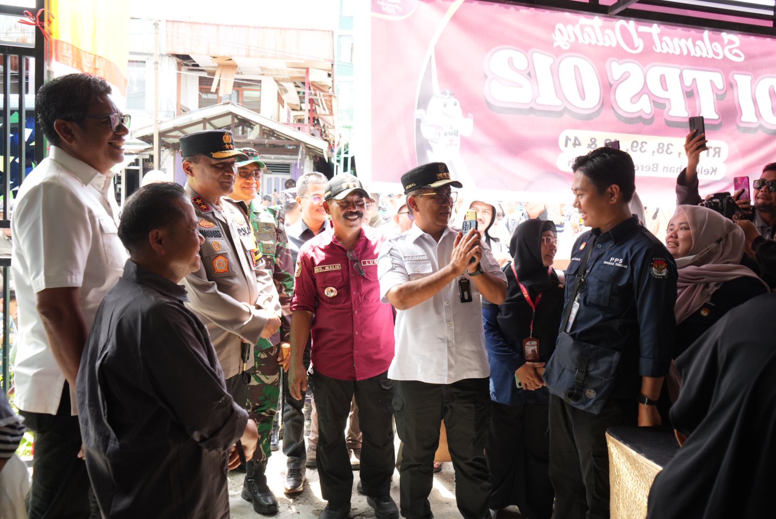 Pj Gubernur bersama Petinggi TNI/Polri Kaltim Tinjau Pelaksanaan Coblosan di Bontang: Apresiasi Kesiapan KPPS dan Pesan Kebersamaan