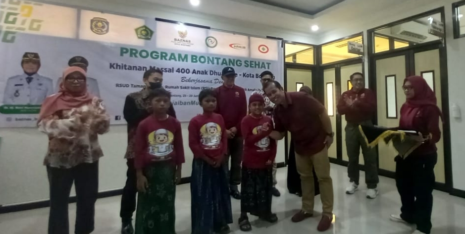 Senyum Bahagia 400 Anak Dhuafa di Bontang, Khitan Gratis, Bingkisan dan Angpao dari Pemkot dan BAZNAS