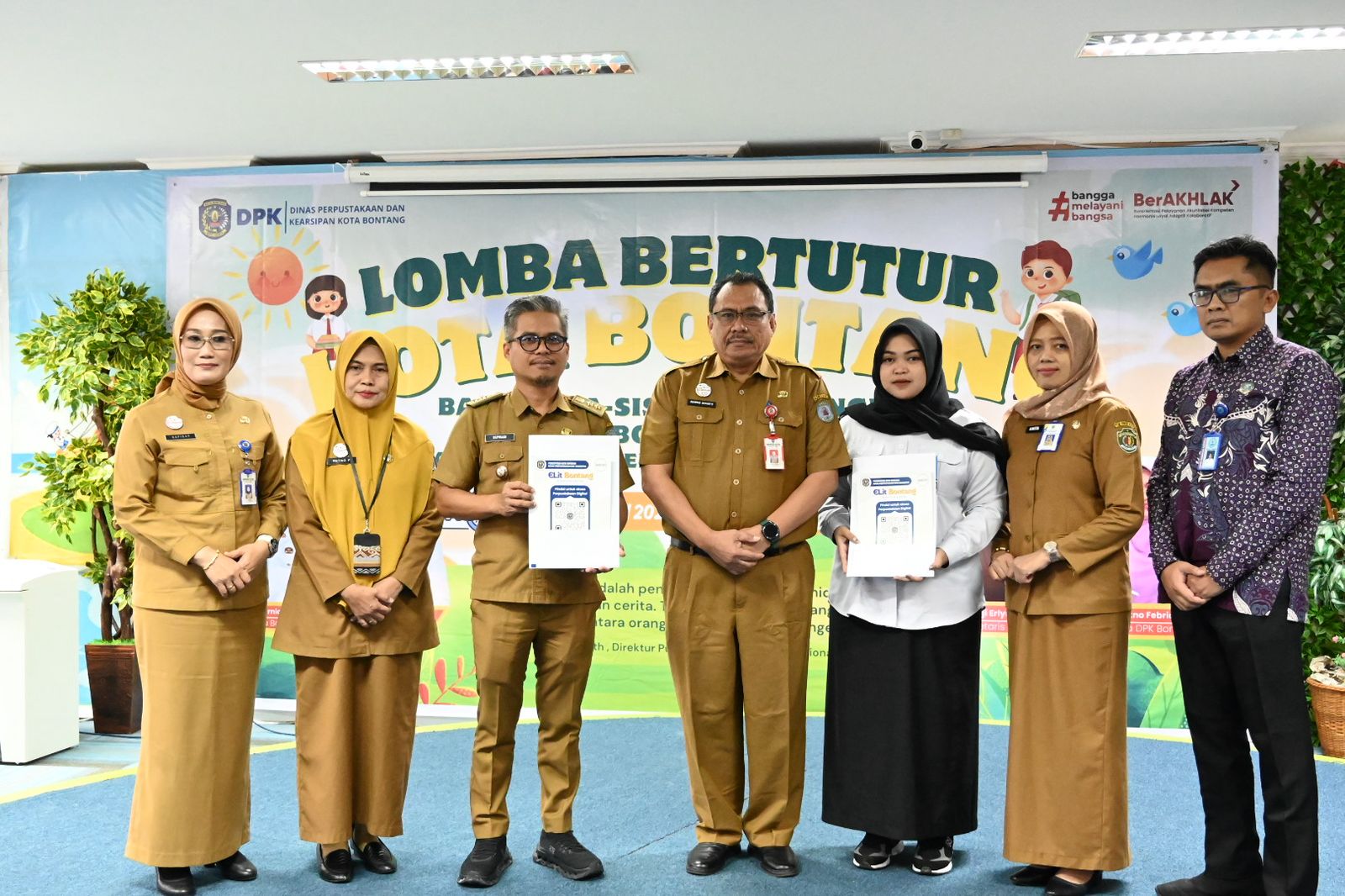 Efisiensi Berpadu Edukasi: DPK Bontang Gelar Lomba Bertutur SD Peringati Hari Kartini