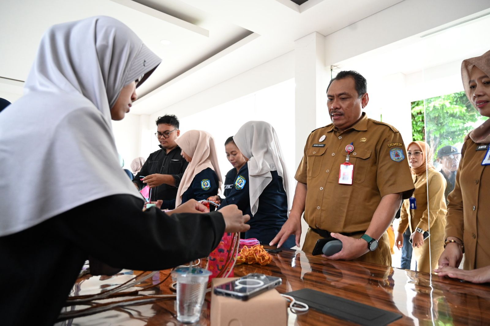 Efisiensi Berpadu Edukasi: DPK Bontang Gelar Lomba Bertutur SD Peringati Hari Kartini